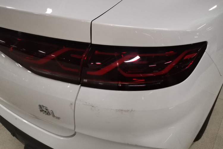 Used BYD Qin L 2024 DM-i 120KM Leading Model Right Rear Taillight