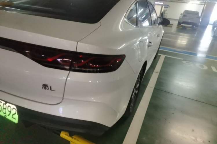 Used BYD Qin L 2024 DM-i 80KM Leading Model Right Rear Taillight