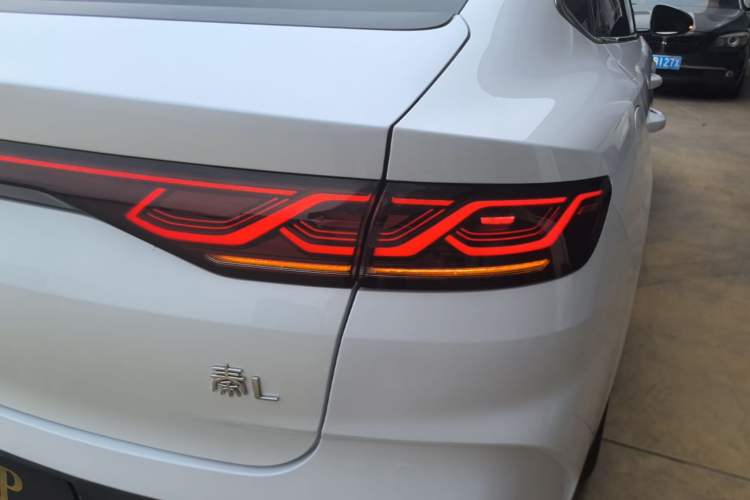 Used BYD Qin L 2024 DM-i 120KM Leading Model Right Rear Taillight