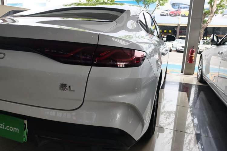 Used BYD Qin L 2024 DM-i 120KM Beyond Model Right Rear Taillight
