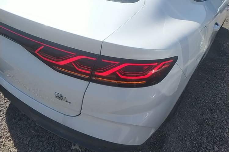 Used BYD Qin L 2024 DM-i 80KM Beyond Model Right Rear Taillight