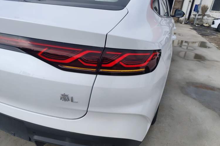 Used BYD Qin L 2024 DM-i 80KM Beyond Model Right Rear Taillight