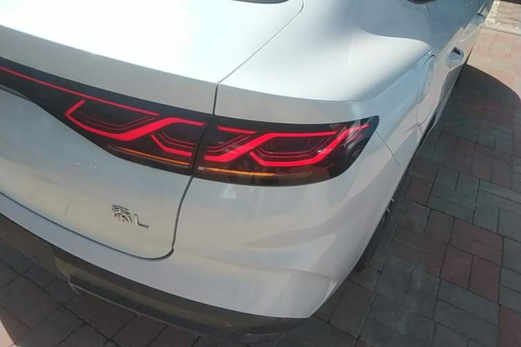 Used BYD Qin L 2024 DM-i 120KM Excellence Model Right Rear Taillight