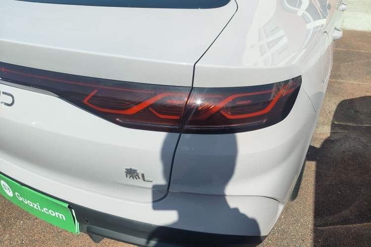 Used BYD Qin L 2024 DM-i 120KM Excellence Model Right Rear Taillight