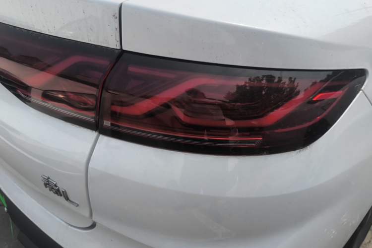Used BYD Qin L 2024 DM-i 80KM Leading Model Right Rear Taillight