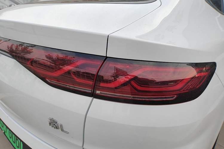 Used BYD Qin L 2024 DM-i 80KM Beyond Model Right Rear Taillight