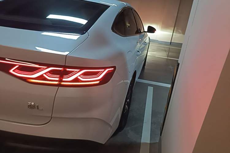Used BYD Qin L 2024 DM-i 120KM Beyond Model Right Rear Taillight