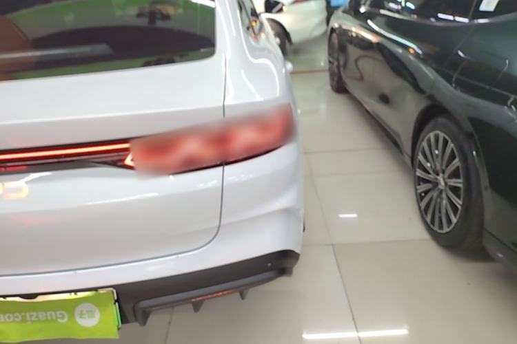 Used BYD Qin L 2024 DM-i 80KM Leading Model Right Rear Taillight