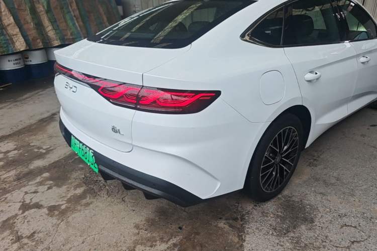 Used BYD Qin L 2024 DM-i 120KM Excellence Model Right Rear Taillight