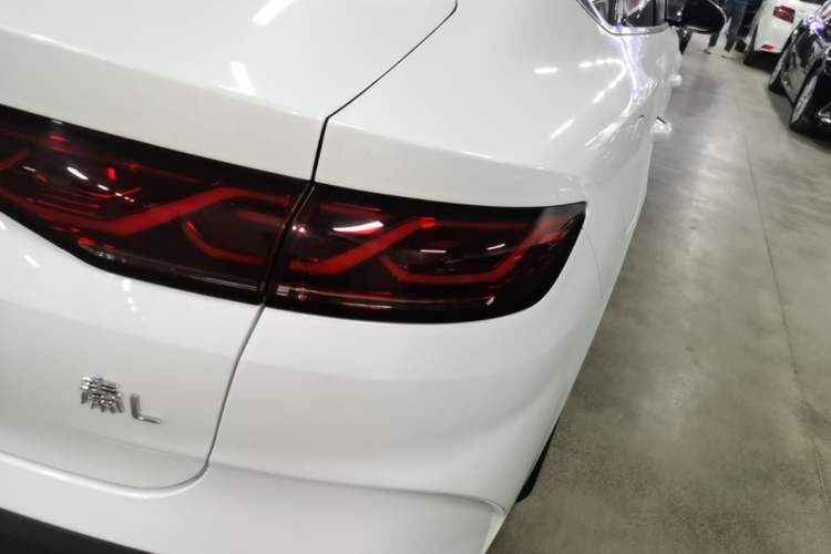 Used BYD Qin L 2024 DM-i 120KM Leading Model Right Rear Taillight