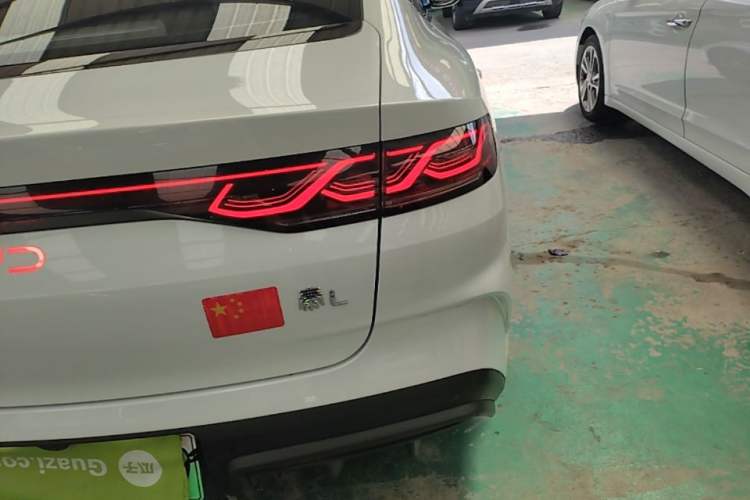 Used BYD Qin L 2024 DM-i 80KM Leading Model Right Rear Taillight