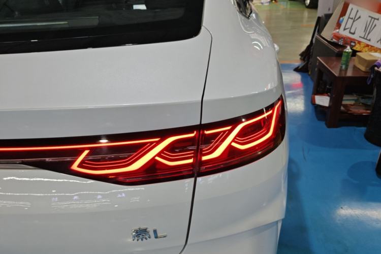 Used BYD Qin L 2024 DM-i 80KM Beyond Model Right Rear Taillight