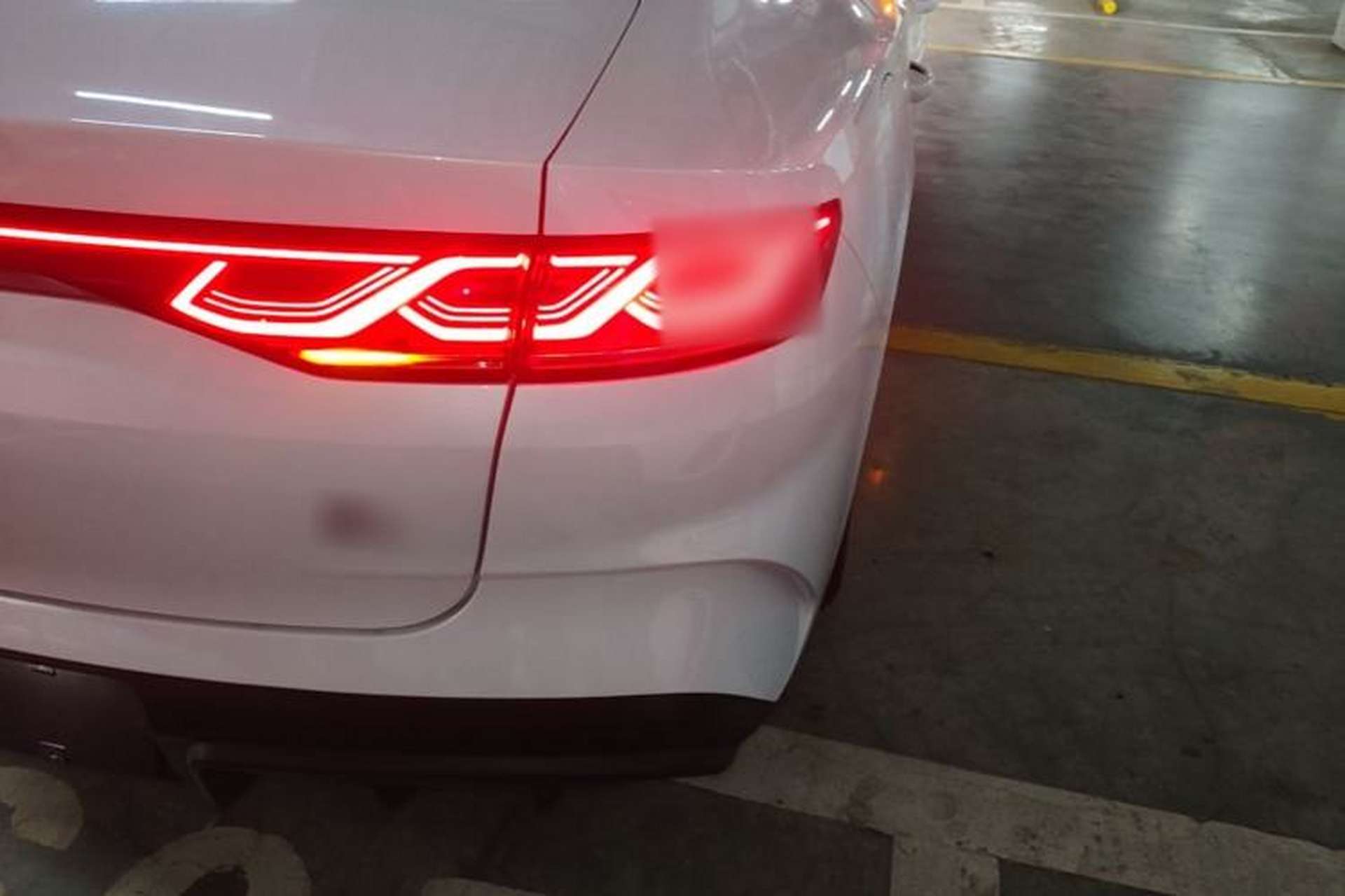 Used BYD Qin L 2024 DM-i 80KM Leading Model Right Rear Taillight