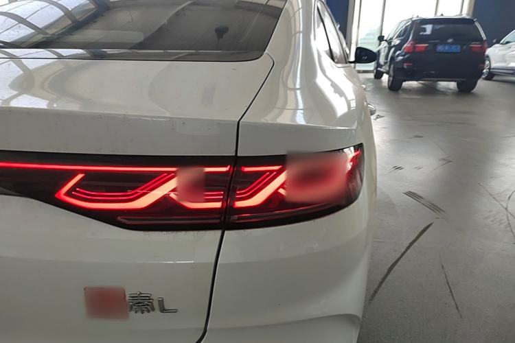Used BYD Qin L 2024 DM-i 80KM Leading Model Right Rear Taillight
