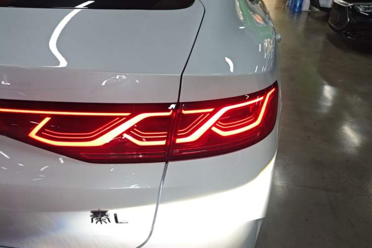 Used BYD Qin L 2024 DM-i 120KM Beyond Model Right Rear Taillight