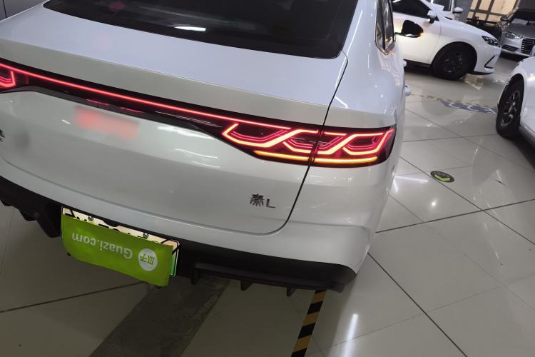 Used BYD Qin L 2024 DM-i 120KM Leading Model Right Rear Taillight