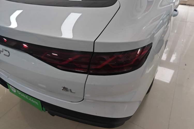 Used BYD Qin L 2024 DM-i 80KM Leading Model Right Rear Taillight