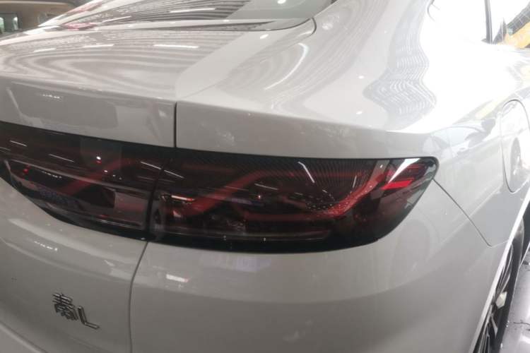 Used BYD Qin L 2024 DM-i 80KM Leading Model Right Rear Taillight