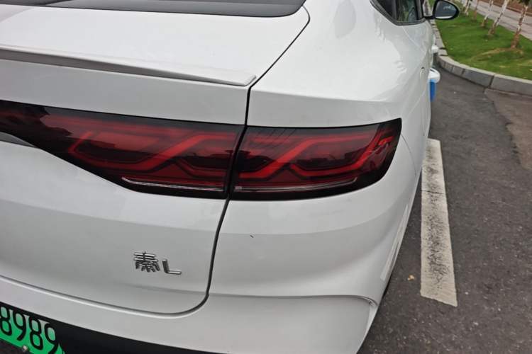 Used BYD Qin L 2024 DM-i 80KM Leading Model Right Rear Taillight