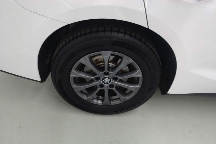 Used BYD Qin L 2024 DM-i 80KM Leading Model Right Rear Wheel Hub