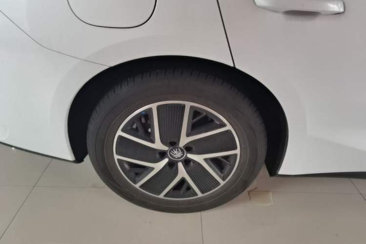 Used BYD Qin L 2024 DM-i 80KM Beyond Model Right Rear Wheel Hub