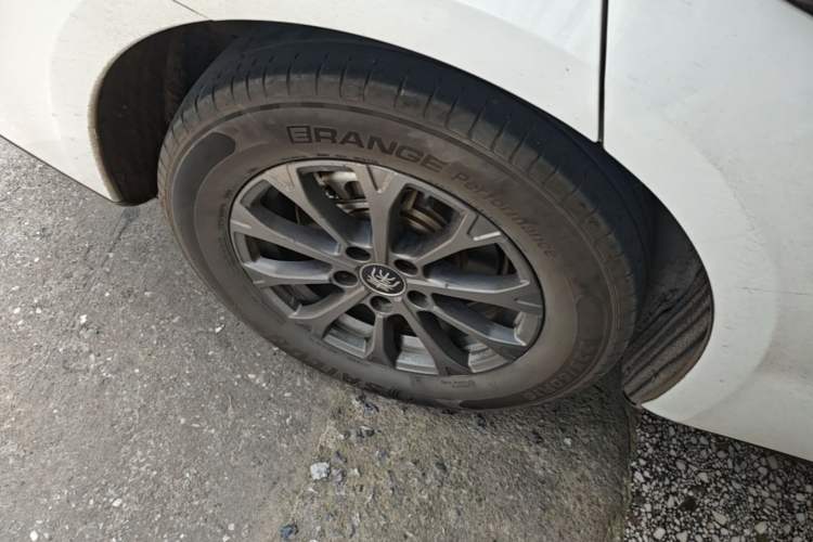 Used BYD Qin L 2024 DM-i 80KM Leading Model Right Rear Wheel Hub