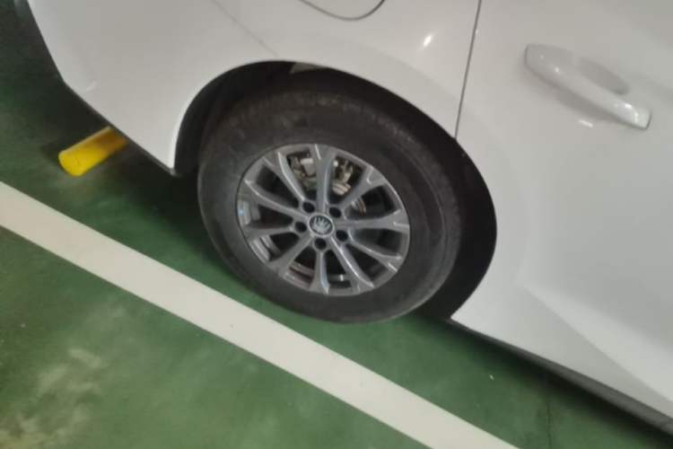 Used BYD Qin L 2024 DM-i 80KM Leading Model Right Rear Wheel Hub