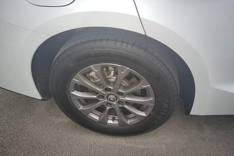 Used BYD Qin L 2024 DM-i 80KM Leading Model Right Rear Wheel Hub