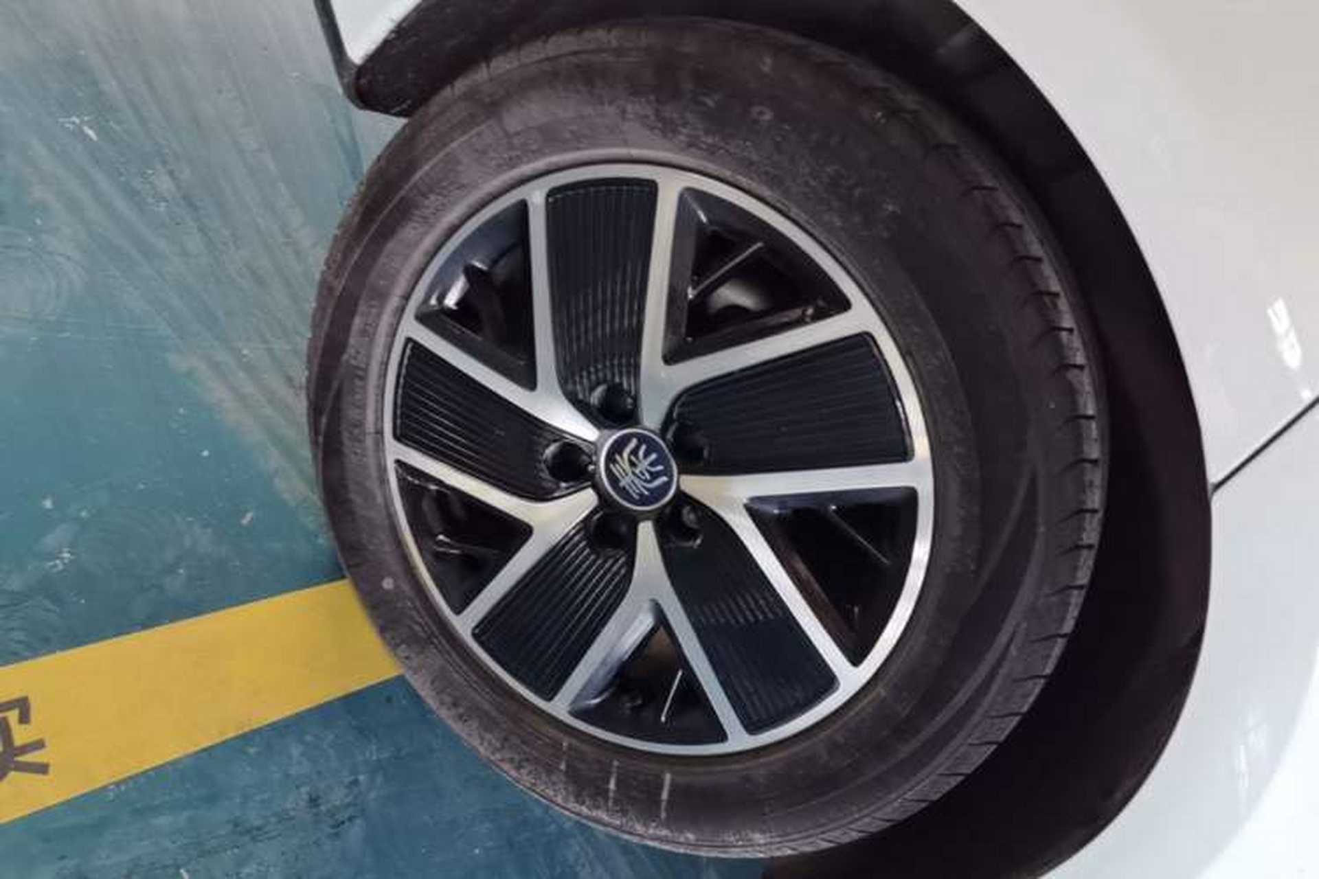 Used BYD Qin L 2024 DM-i 80KM Beyond Model Right Rear Wheel Hub