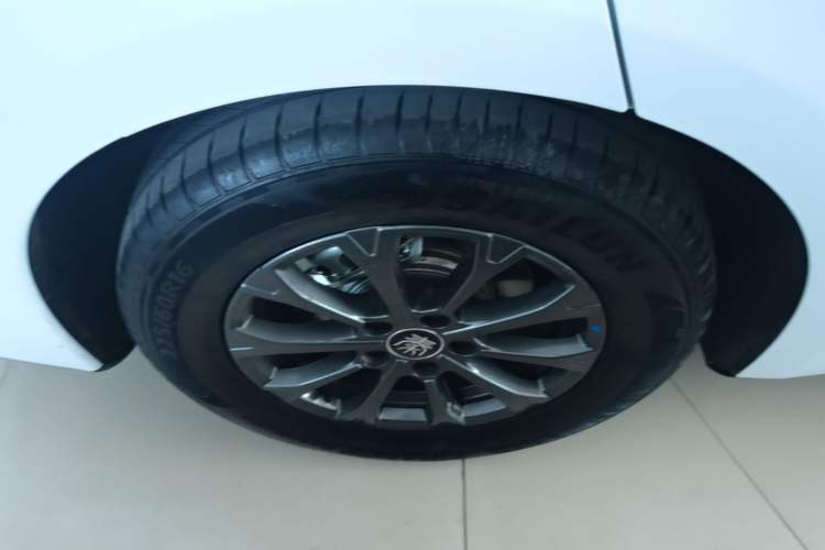 Used BYD Qin L 2024 DM-i 80KM Leading Model Right Rear Wheel Hub