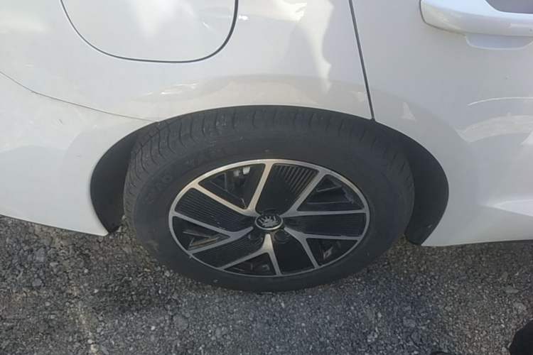 Used BYD Qin L 2024 DM-i 80KM Beyond Model Right Rear Wheel Hub