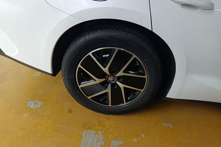 Used BYD Qin L 2024 DM-i 120KM Beyond Model Right Rear Wheel Hub