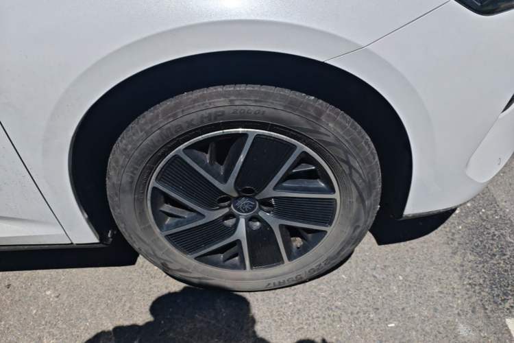 Used BYD Qin L 2024 DM-i 120KM Beyond Model Right Rear Wheel Hub