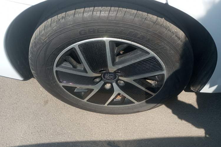 Used BYD Qin L 2024 DM-i 120KM Beyond Model Right Rear Wheel Hub