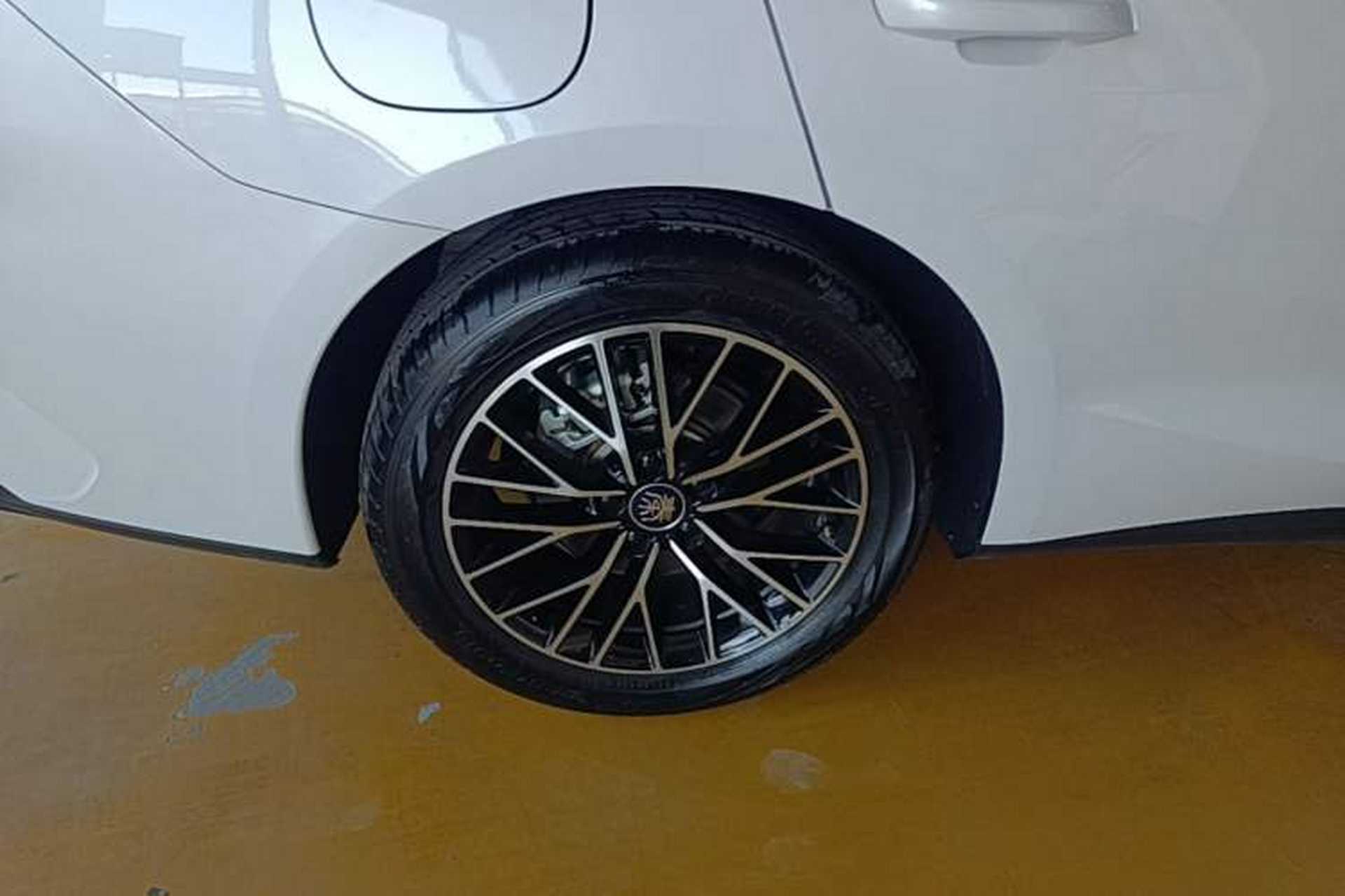 Used BYD Qin L 2024 DM-i 120KM Excellence Model Right Rear Wheel Hub