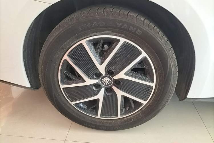 Used BYD Qin L 2024 DM-i 80KM Beyond Model Right Rear Wheel Hub