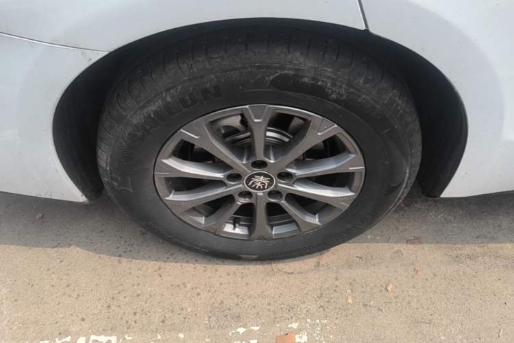 Used BYD Qin L 2024 DM-i 80KM Leading Model Right Rear Wheel Hub