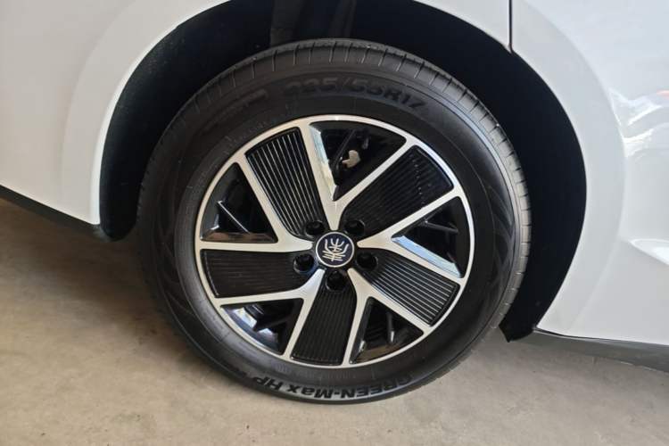 Used BYD Qin L 2024 DM-i 120KM Leading Model Right Rear Wheel Hub