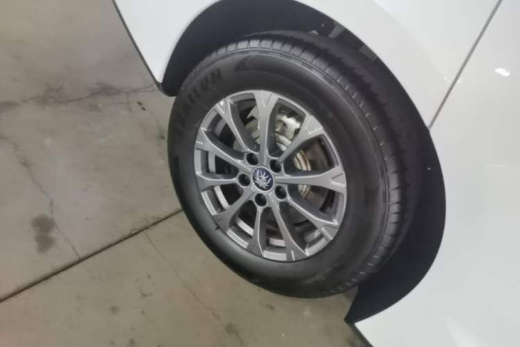 Used BYD Qin L 2024 DM-i 80KM Leading Model Right Rear Wheel Hub