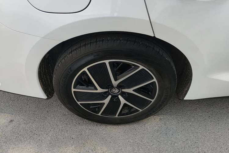 Used BYD Qin L 2024 DM-i 80KM Beyond Model Right Rear Wheel Hub