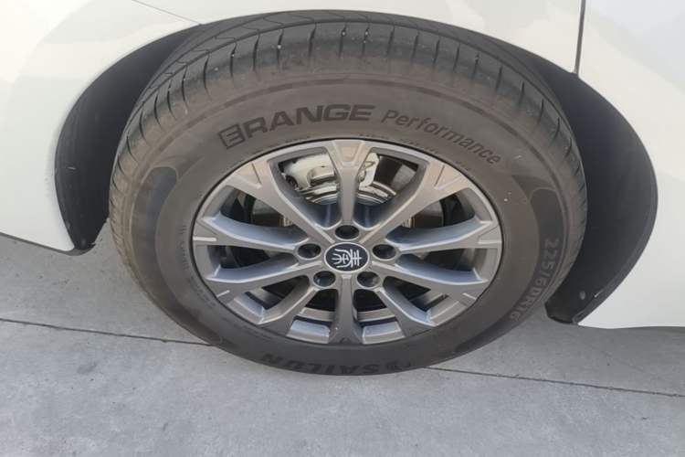 Used BYD Qin L 2024 DM-i 80KM Leading Model Right Rear Wheel Hub