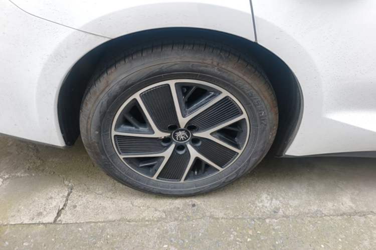 Used BYD Qin L 2024 DM-i 80KM Beyond Model Right Rear Wheel Hub