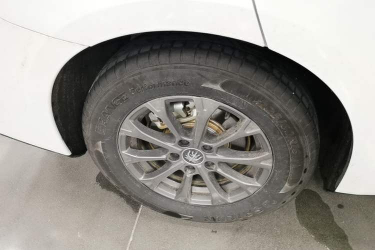 Used BYD Qin L 2024 DM-i 80KM Leading Model Right Rear Wheel Hub