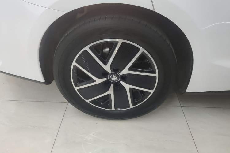 Used BYD Qin L 2024 DM-i 120KM Leading Model Right Rear Wheel Hub