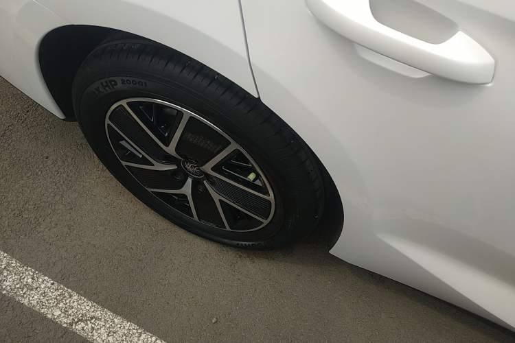 Used BYD Qin L 2024 DM-i 120KM Leading Model Right Rear Wheel Hub