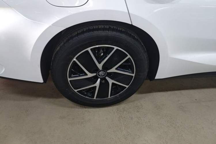 Used BYD Qin L 2024 DM-i 120KM Beyond Model Right Rear Wheel Hub