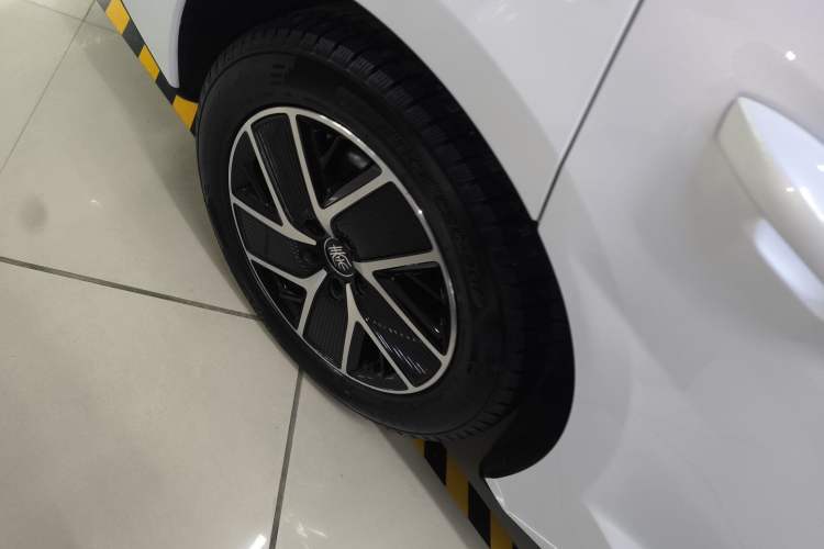 Used BYD Qin L 2024 DM-i 120KM Leading Model Right Rear Wheel Hub