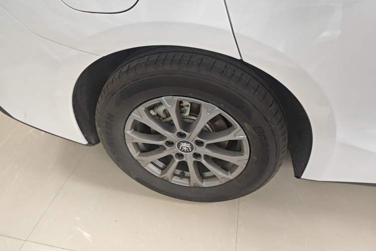 Used BYD Qin L 2024 DM-i 80KM Leading Model Right Rear Wheel Hub
