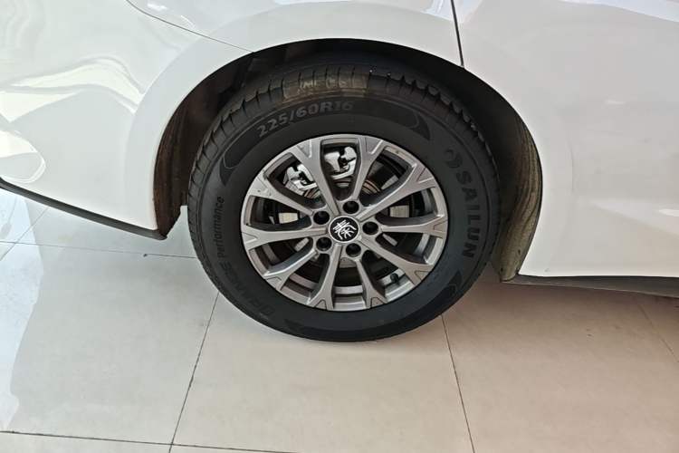 Used BYD Qin L 2024 DM-i 80KM Leading Model Right Rear Wheel Hub