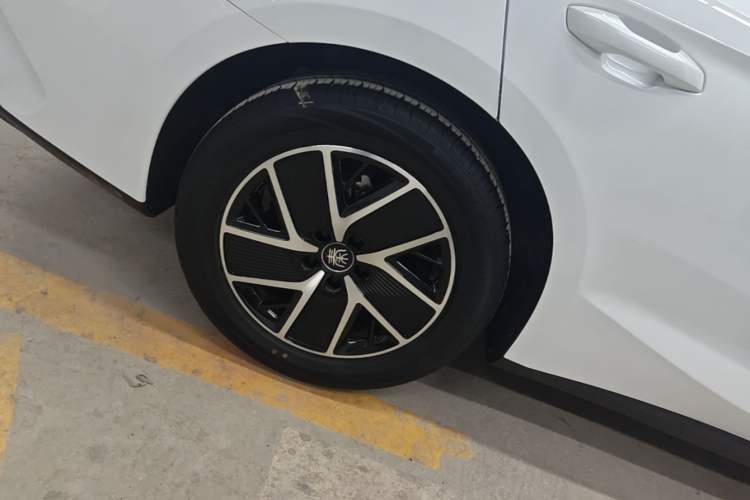 Used BYD Qin L 2024 DM-i 120KM Leading Model Right Rear Wheel Hub